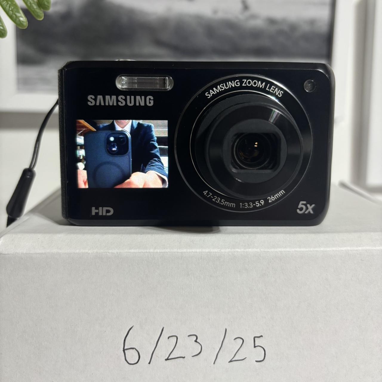 Samsung DV100 | dual screen 16.1 megapixel digital camera