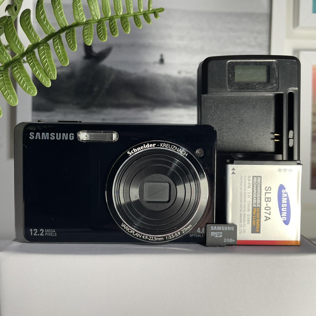 Samsung TL220 | dual screen 12.2 megapixel digital camera