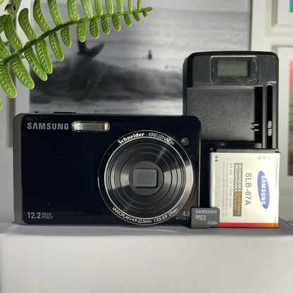 Samsung TL220 | dual screen 12.2 megapixel digital camera