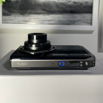 Samsung TL220 | dual screen 12.2 megapixel digital camera