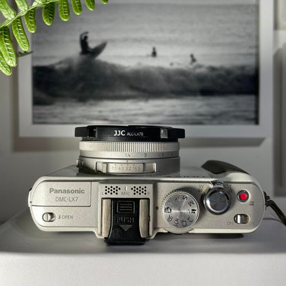 White and Black Cameras-and-accessories