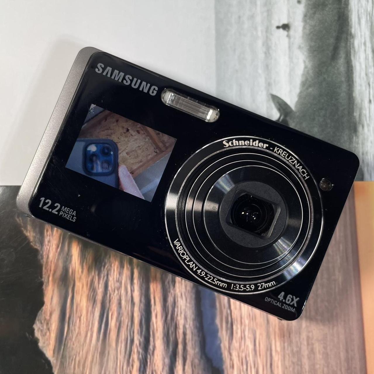 Samsung TL220 | dual screen 12.2 megapixel digital camera