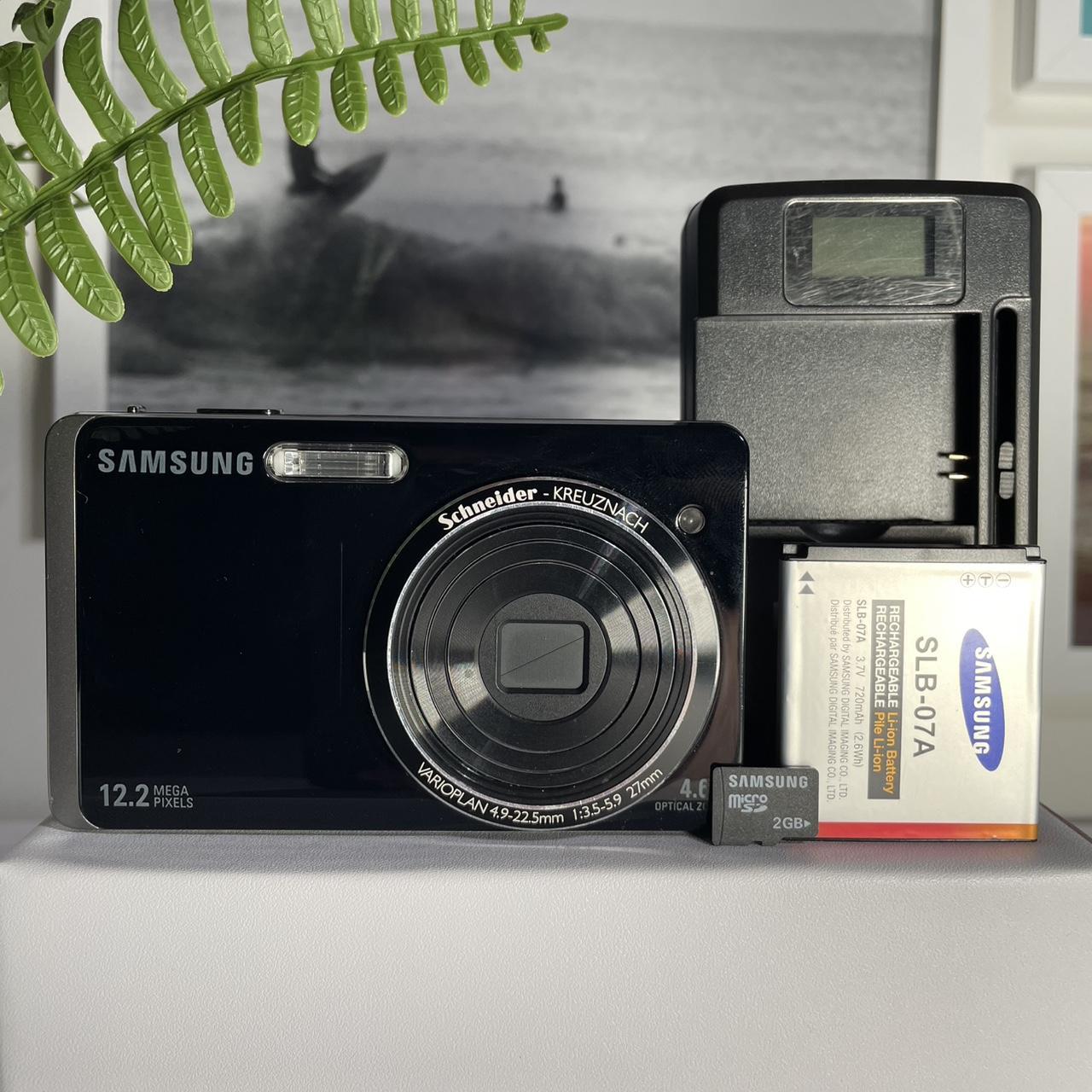 Samsung TL220 | dual screen 12.2 megapixel digital camera