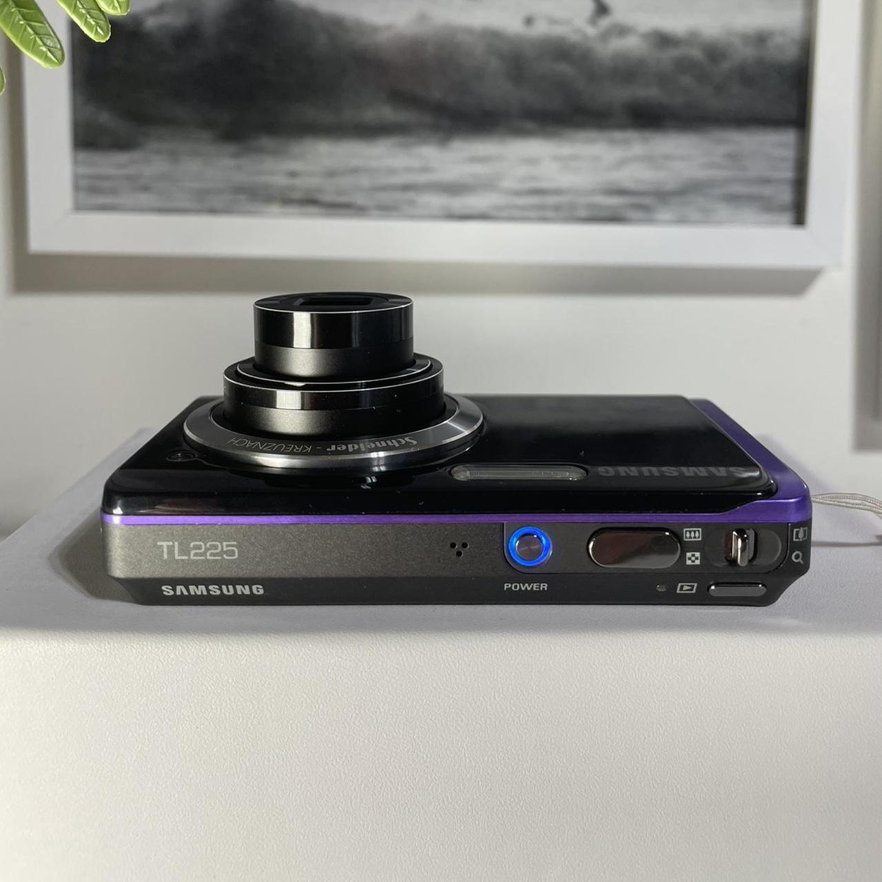 Samsung TL225 | dual screen 12.2 megapixel digital camera