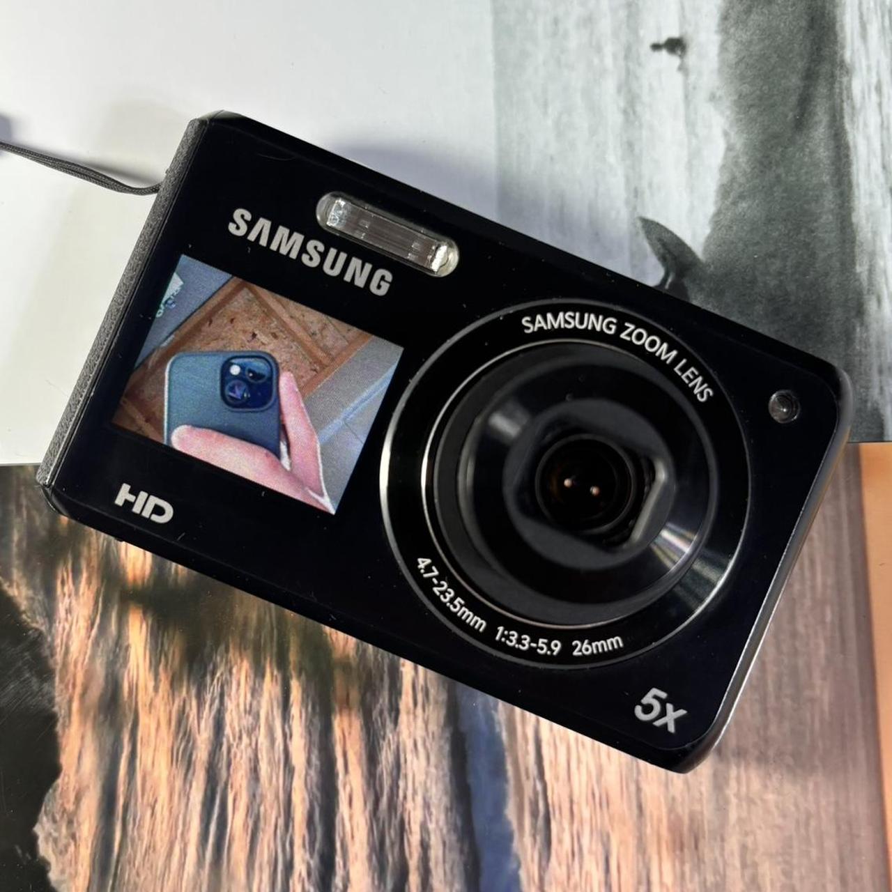 Samsung DV100 | dual screen 16.1 megapixel digital camera