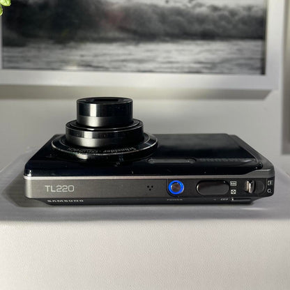 Samsung TL220 | dual screen 12.2 megapixel digital camera