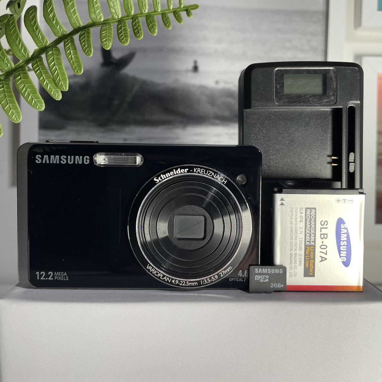 Samsung TL220 | dual screen 12.2 megapixel digital camera