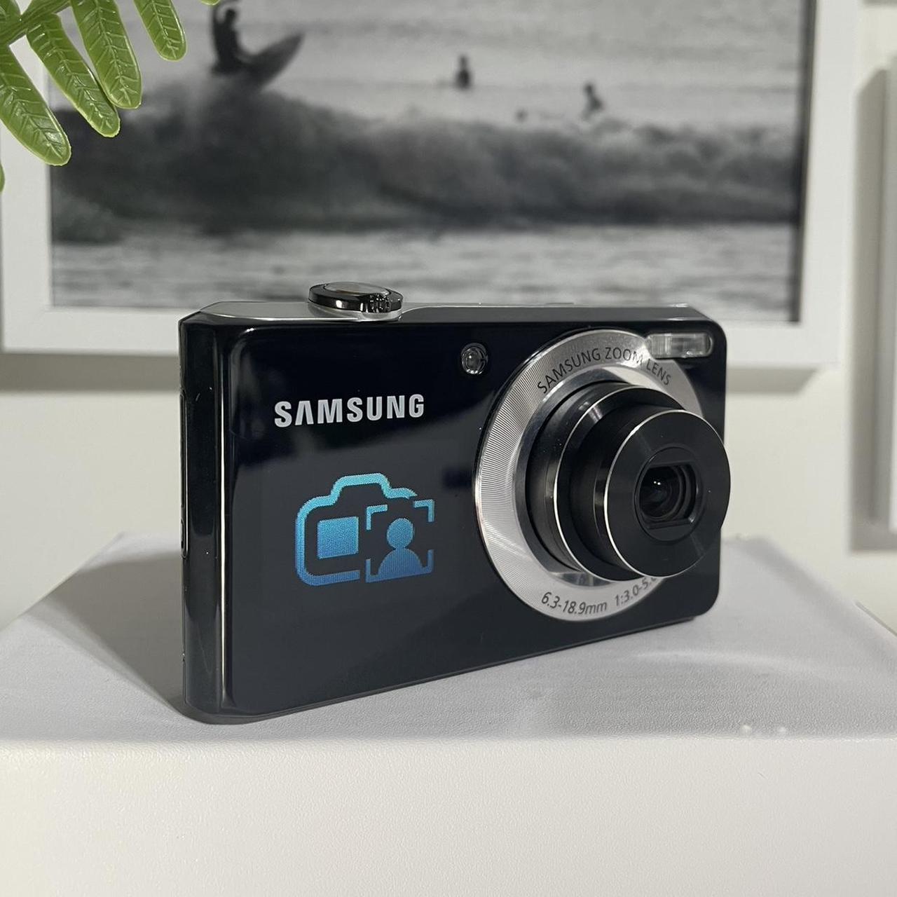 Samsung TL205 | 12.2 megapixel dual screen digital camera