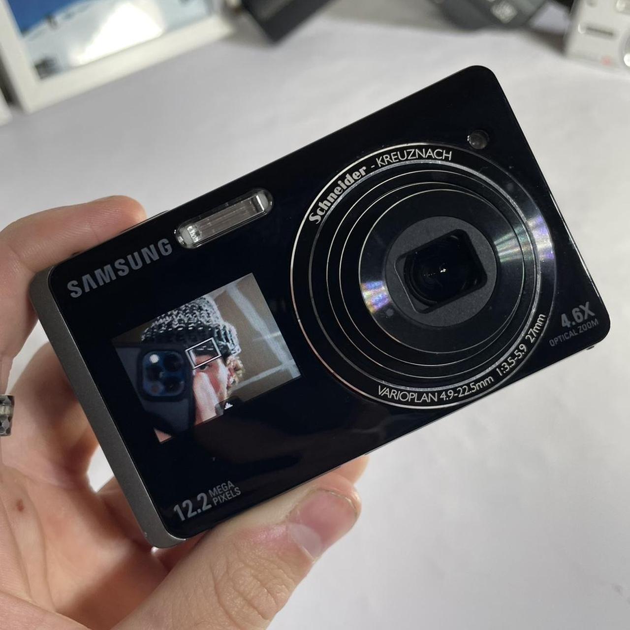 Samsung TL220 | dual screen 12.2 megapixel digital camera