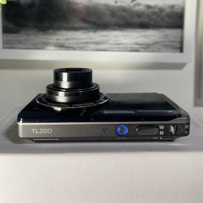 Samsung TL220 | dual screen 12.2 megapixel digital camera